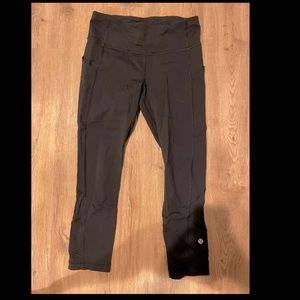 Womens Lululemon cropped pocket pants - 4